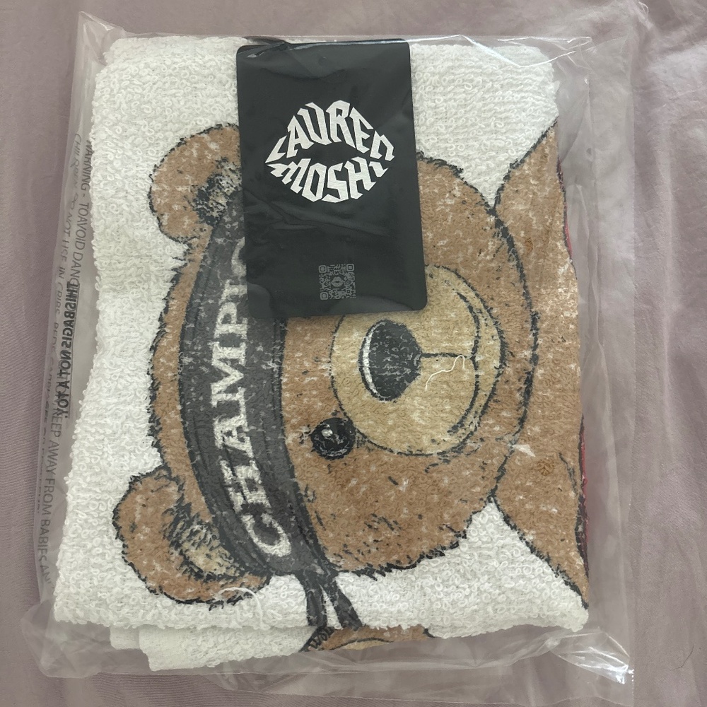 Lauren moshi love champion Bear hand towel brand new with tags